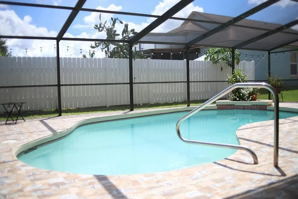 New Sunny Escape! Enjoy Tv By Your Private Pool Mins From Disney Davenport Hébergement de vacances